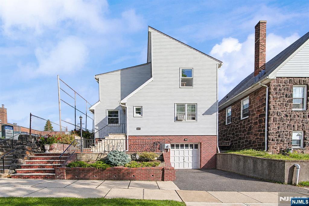 602 Studio Road - Photo 1