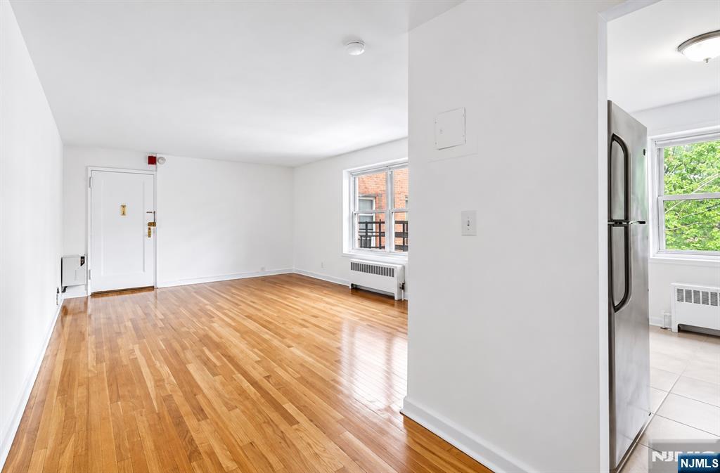 2320 Linwood Avenue 3F - Photo 5