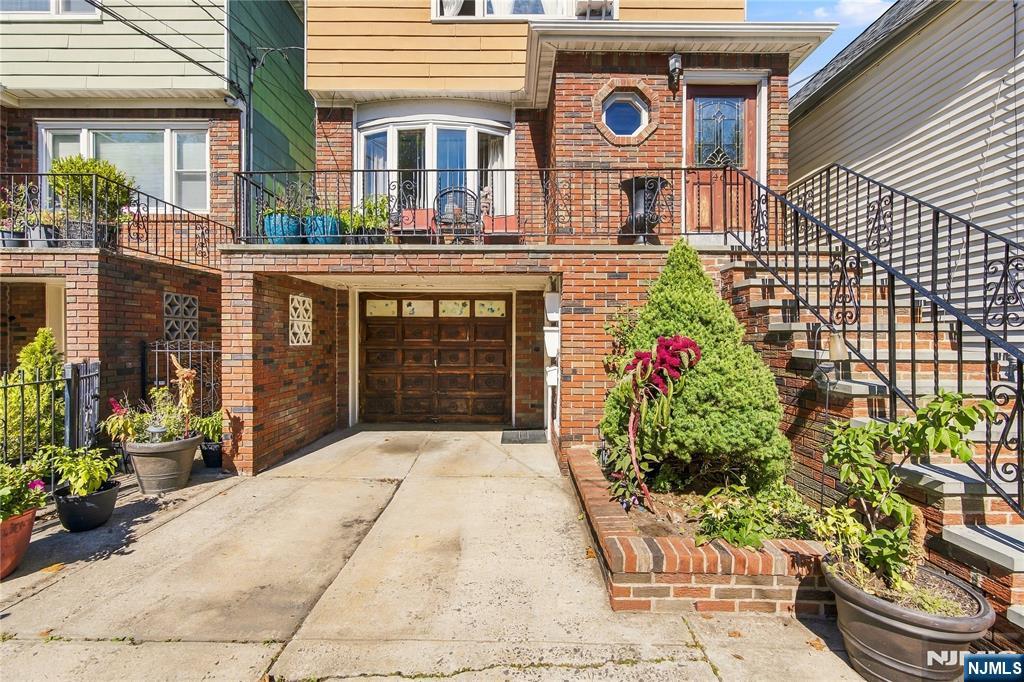 46 Grace Street - Photo 2