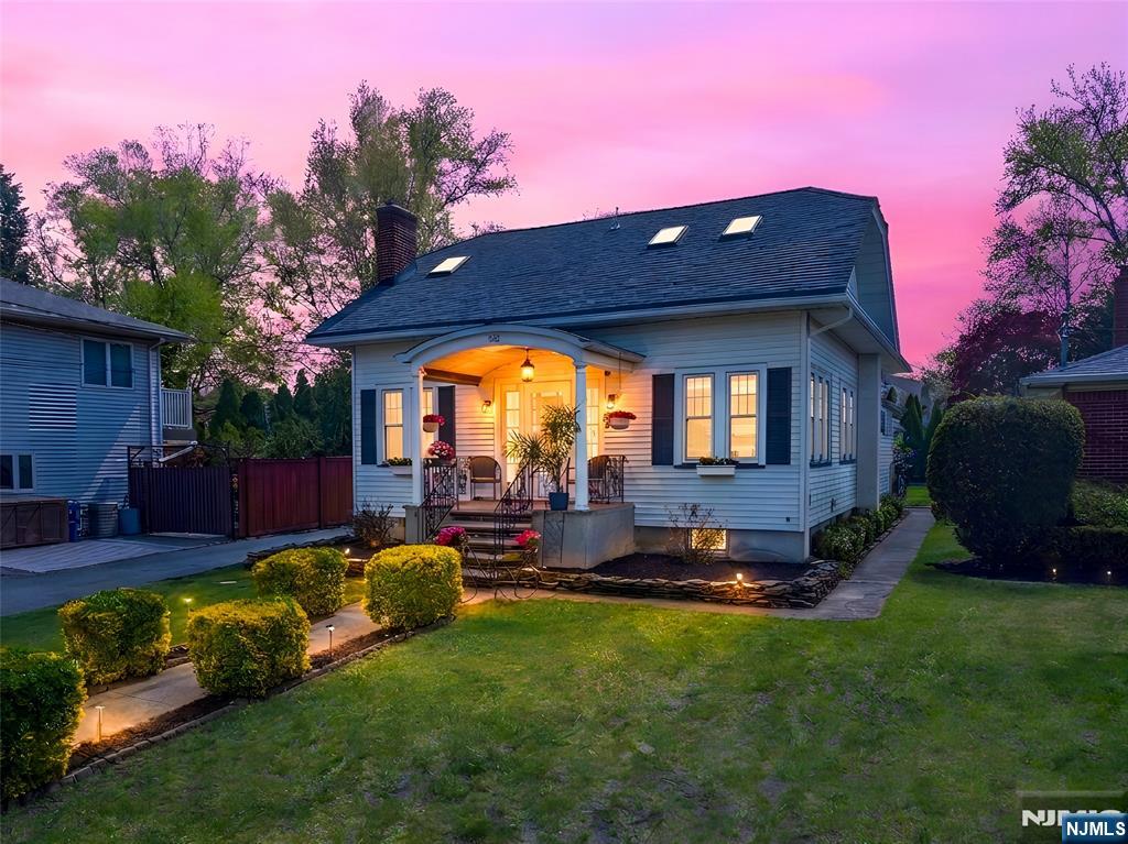Photo 1 of Single family home for sale at 232 Webster Ave, Lyndhurst, NJ 07071 | MLS# 26035926 | Listing updated on 2026-10-03