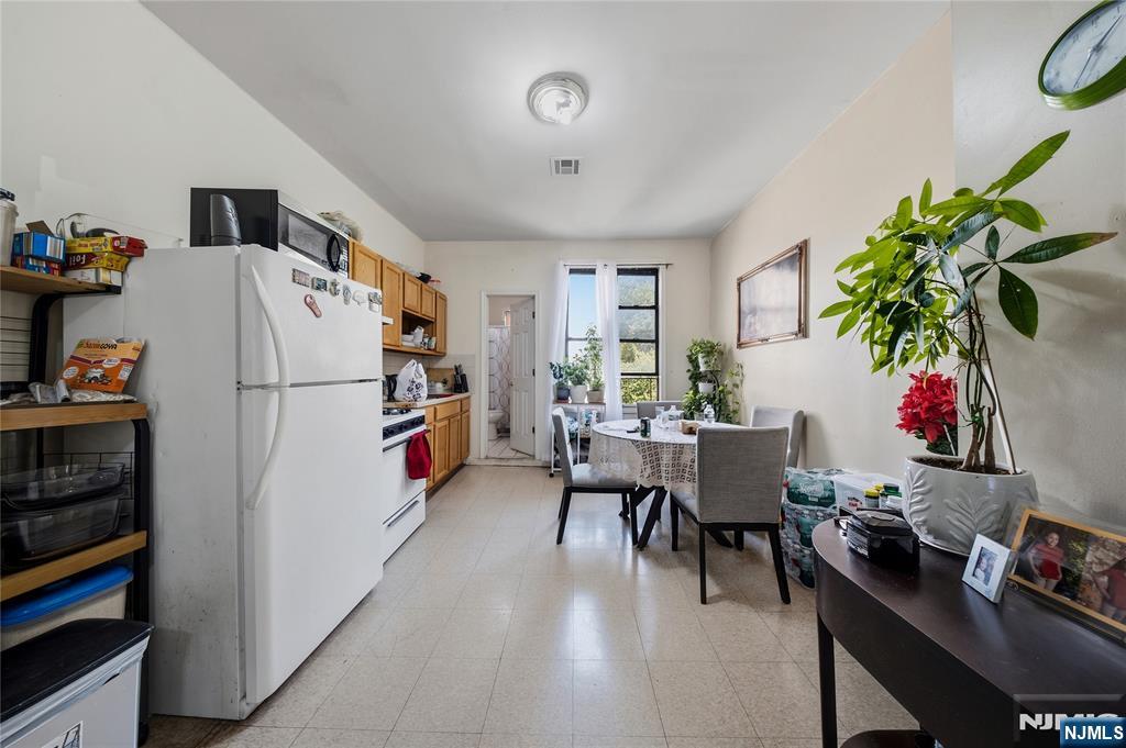 Photo 3 of House for sale at 328 32nd Street, Union City, NJ 07087 | MLS# 26035927 | Listing updated on 2026-09-22