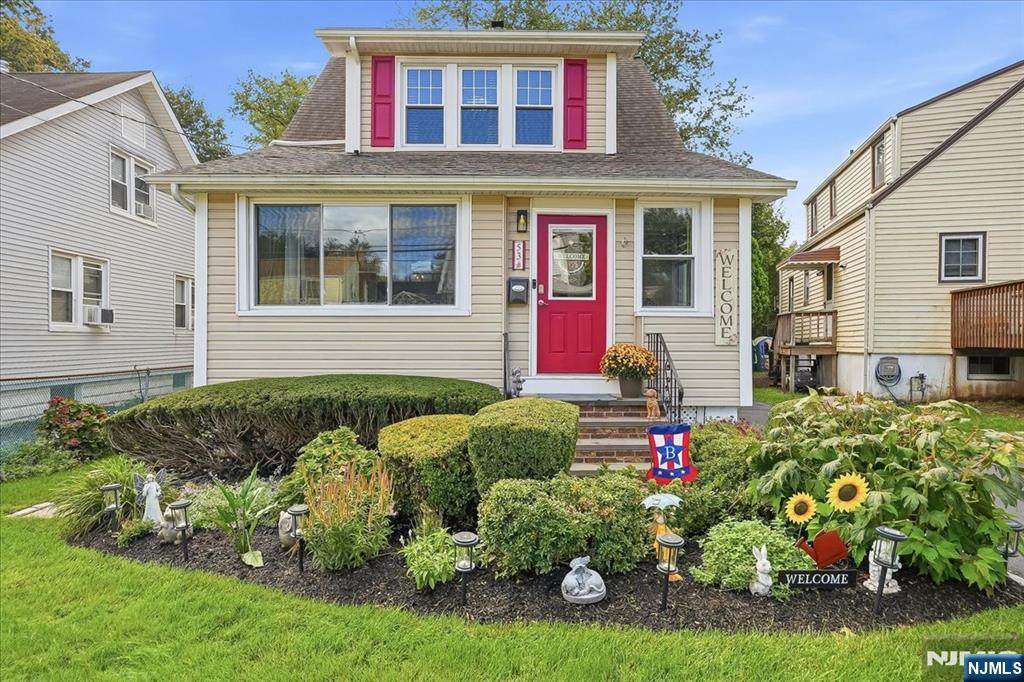Single family home for sale at 53 Seneca Ave, Dumont, NJ 07628 | MLS# 26035932