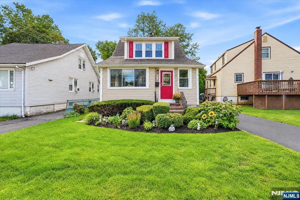 Photo 1 of Single family home for sale at 53 Seneca Ave, Dumont, NJ 07628 | MLS# 26035932 | Listing updated on 2026-10-05