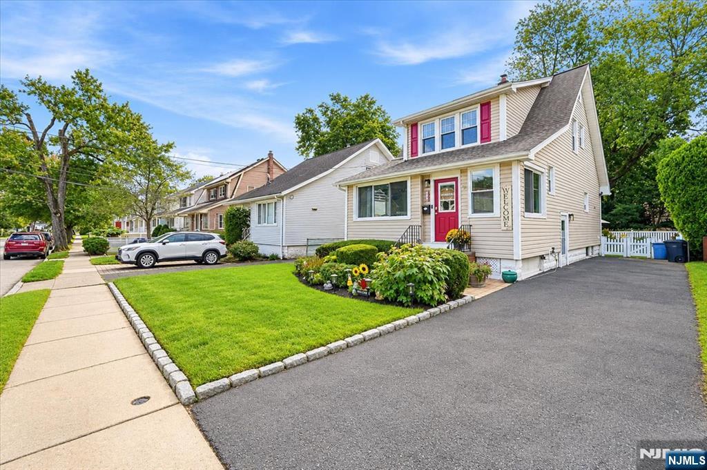 Photo 2 of Single family home for sale at 53 Seneca Ave, Dumont, NJ 07628 | MLS# 26035932 | Listing updated on 2026-10-05