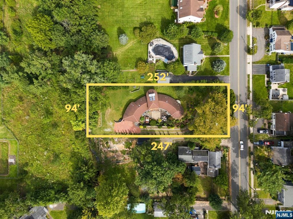 Photo 4 of Single family home for sale at 387 Spring Valley Rd, Paramus, NJ 07652 | MLS# 26035933 | Listing updated on 2026-09-30