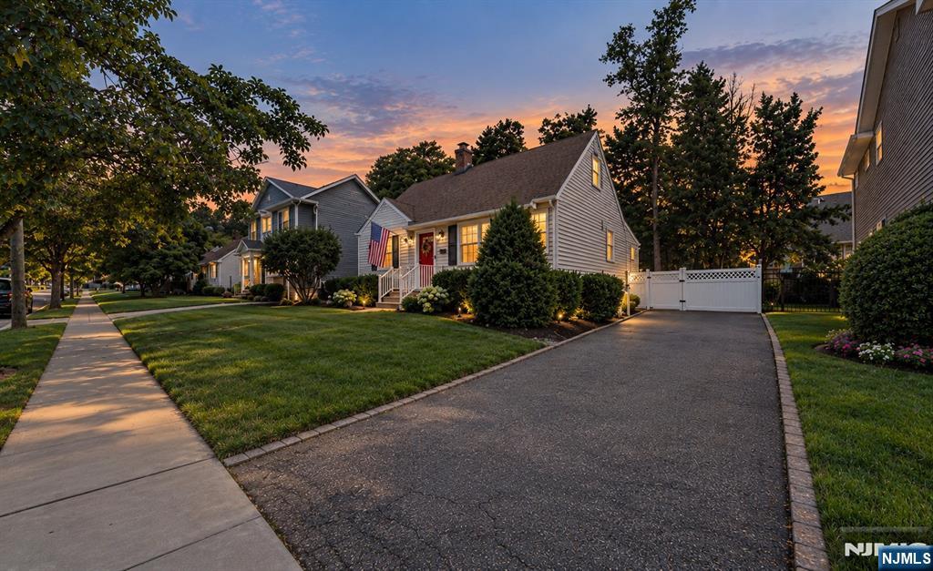 Photo 3 of Sale Pending at 91 Lynwood Rd, Verona, NJ 07044 | MLS# 26035940 | Listing updated on 2026-10-05