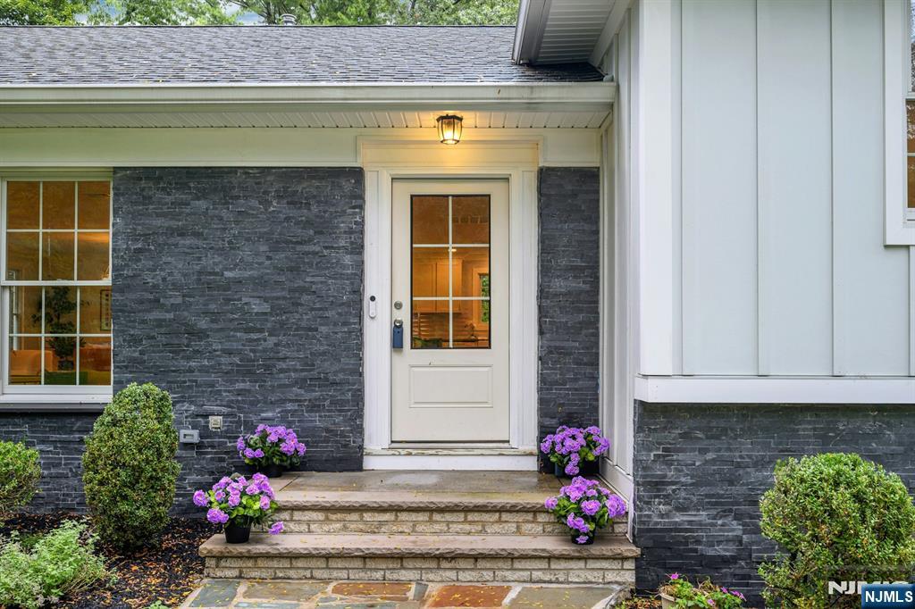 9 Crestview Court - Photo 3