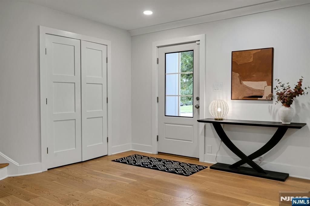 Photo 3 of Single family home for sale at 9 Crestview Ct, Montclair, NJ 07042 | MLS# 26035951 | Listing updated on 2026-09-22