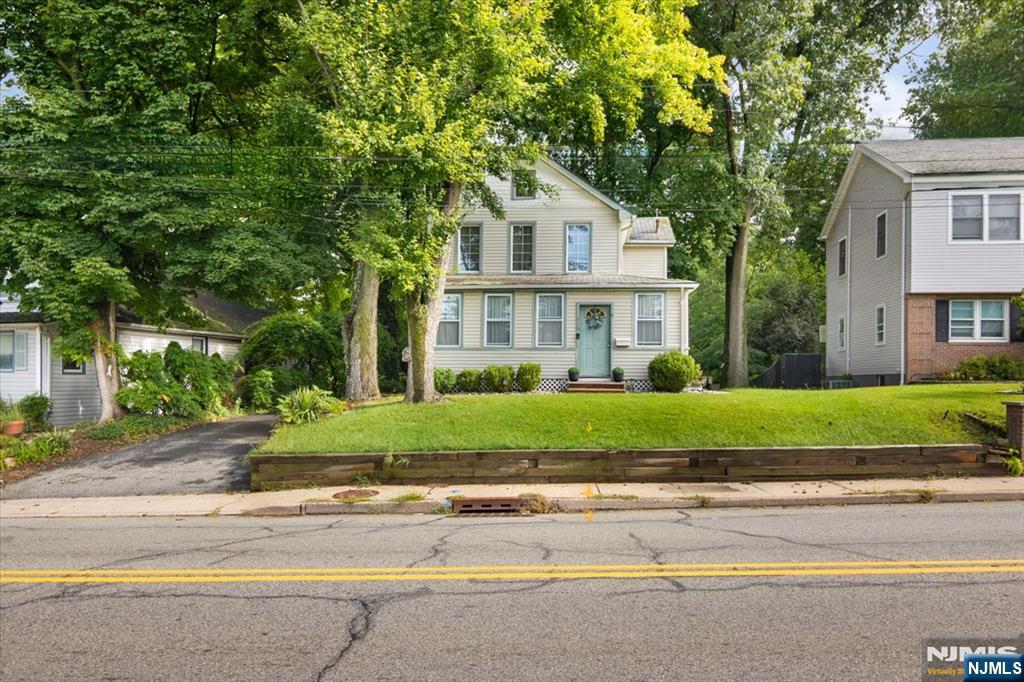 Photo 3 of Single family home for sale at 113 Harrison Ave, Roseland, NJ 07068 | MLS# 26035955 | Listing updated on 2026-10-06