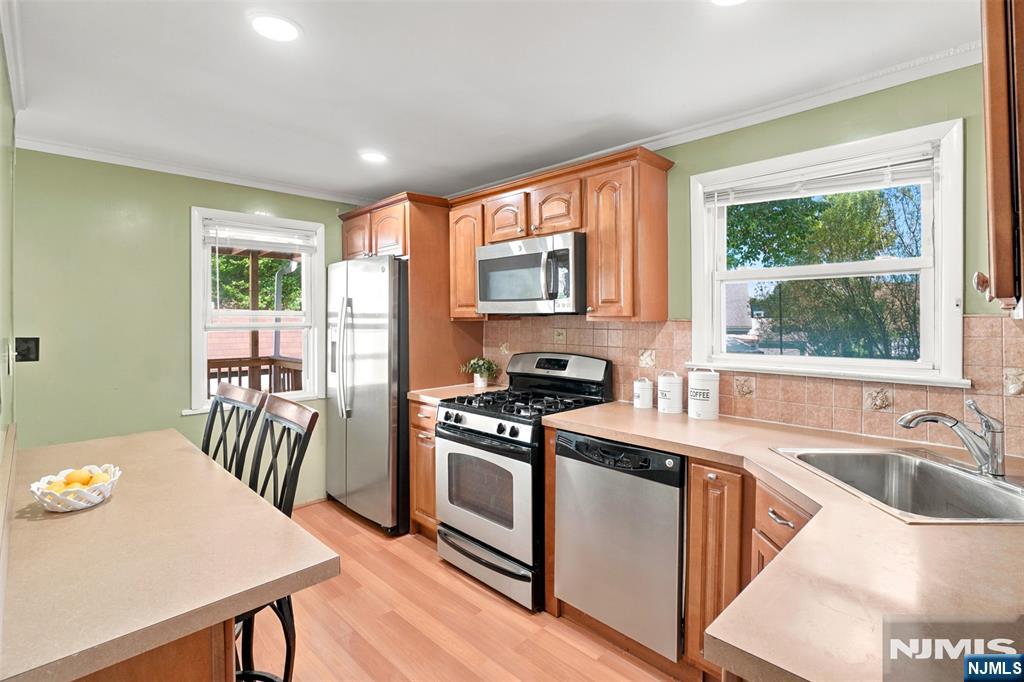 Photo 3 of Single family home for sale at 50 Heather Ln, Roselle, NJ 07203 | MLS# 26035972 | Listing updated on 2026-10-08