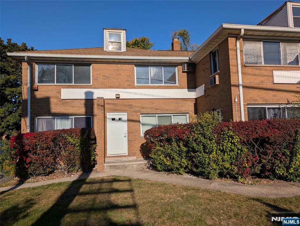 1599 Bergen Boulevard 9 - Photo 2