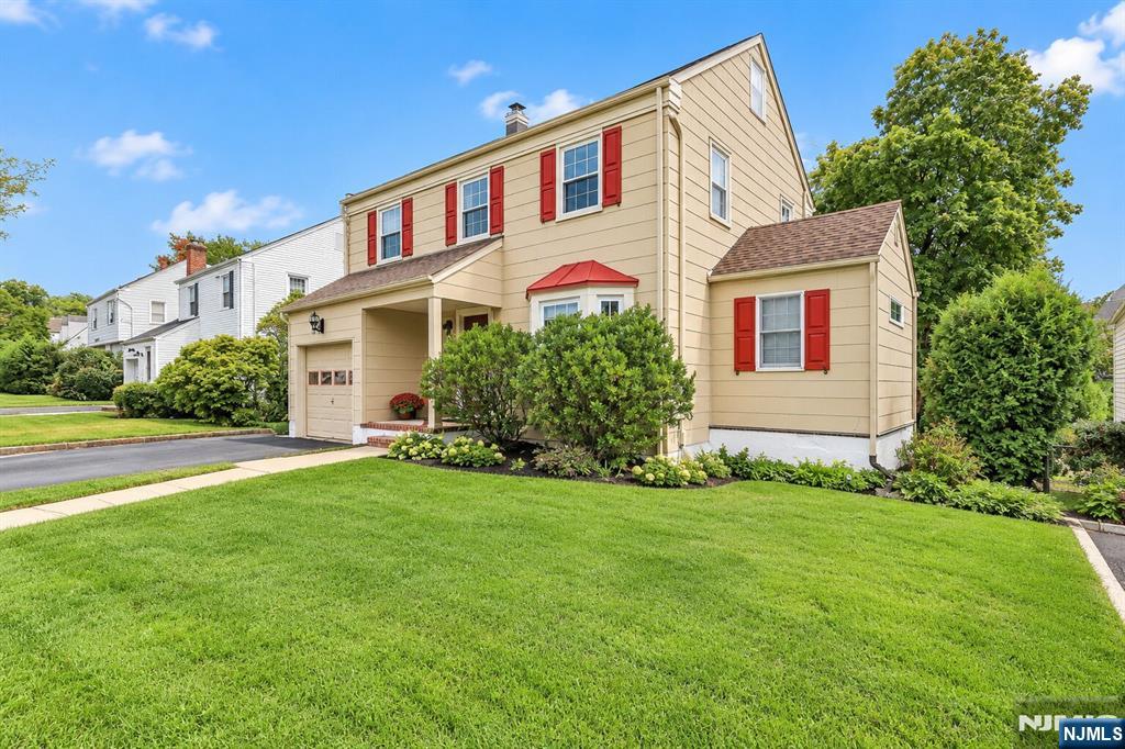 32 Stanley Avenue - Photo 2