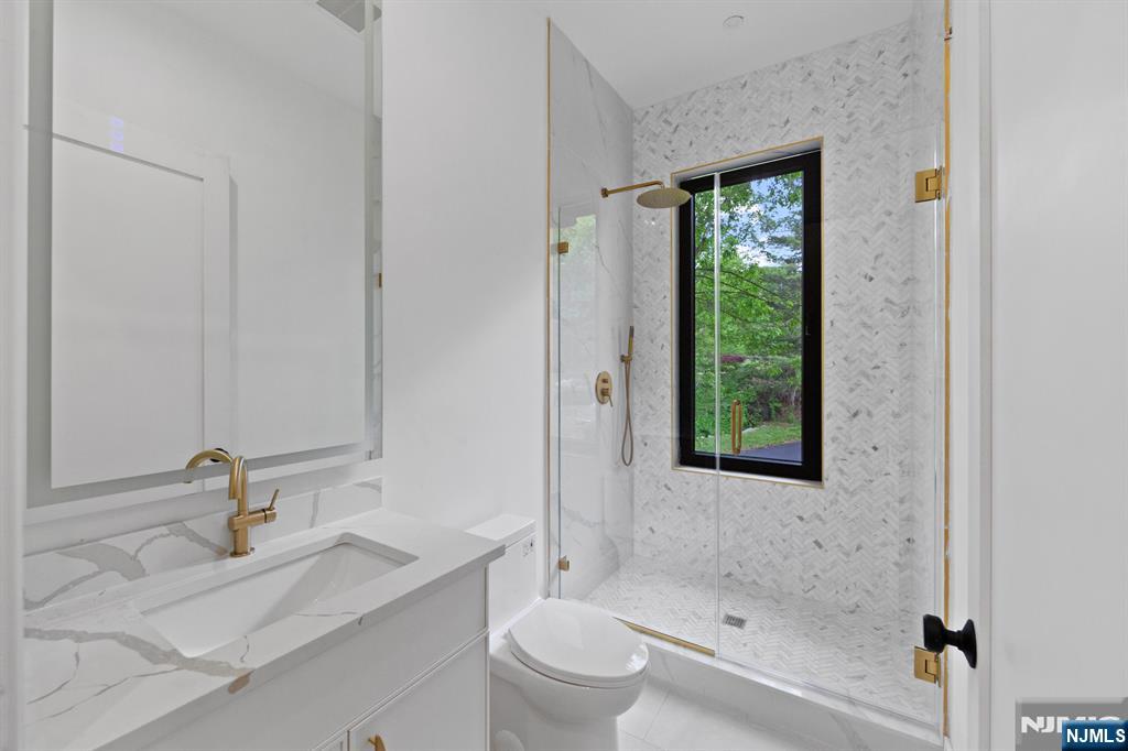 809 Shore Drive — photo 24