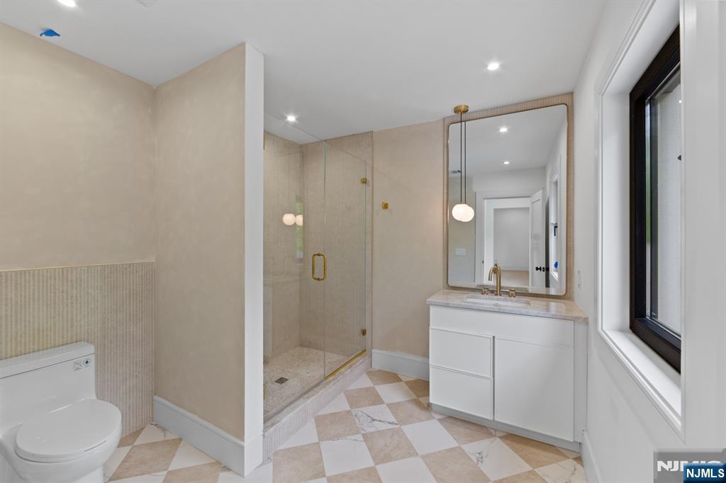 809 Shore Drive — photo 26
