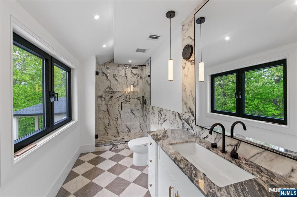 809 Shore Drive — photo 29