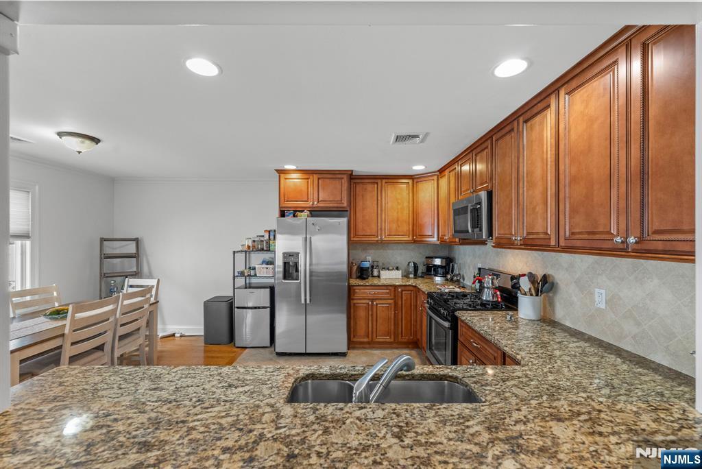 26 Franklin Street 2 - Photo 3