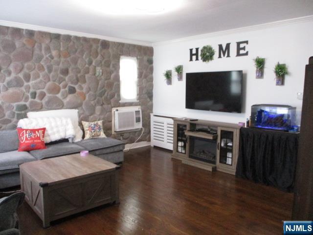 Photo 3 of Single family home for sale at 32 Newman Ave, Nutley, NJ 07110 | MLS# 26036007 | Listing updated on 2026-10-03