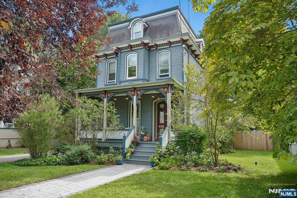 Photo 2 of Sale Pending at 46 Monroe Pl, Bloomfield, NJ 07003 | MLS# 26036038 | Listing updated on 2026-10-02