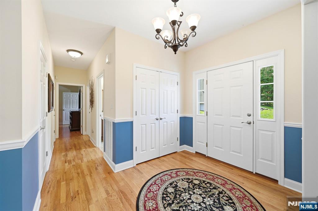 58 Leslie Drive - Photo 3