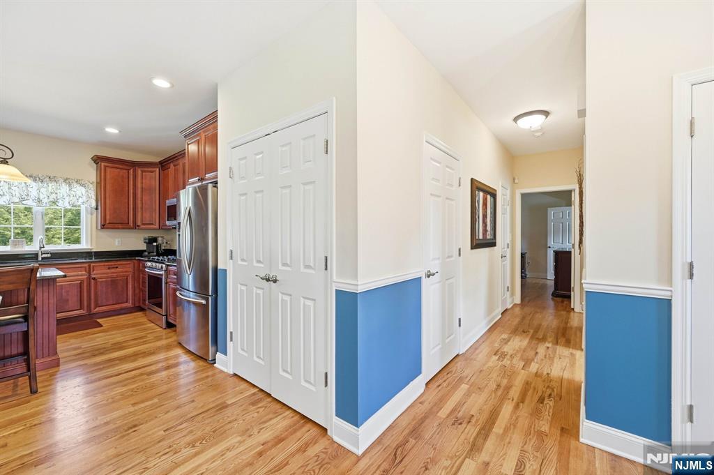 58 Leslie Drive - Photo 5
