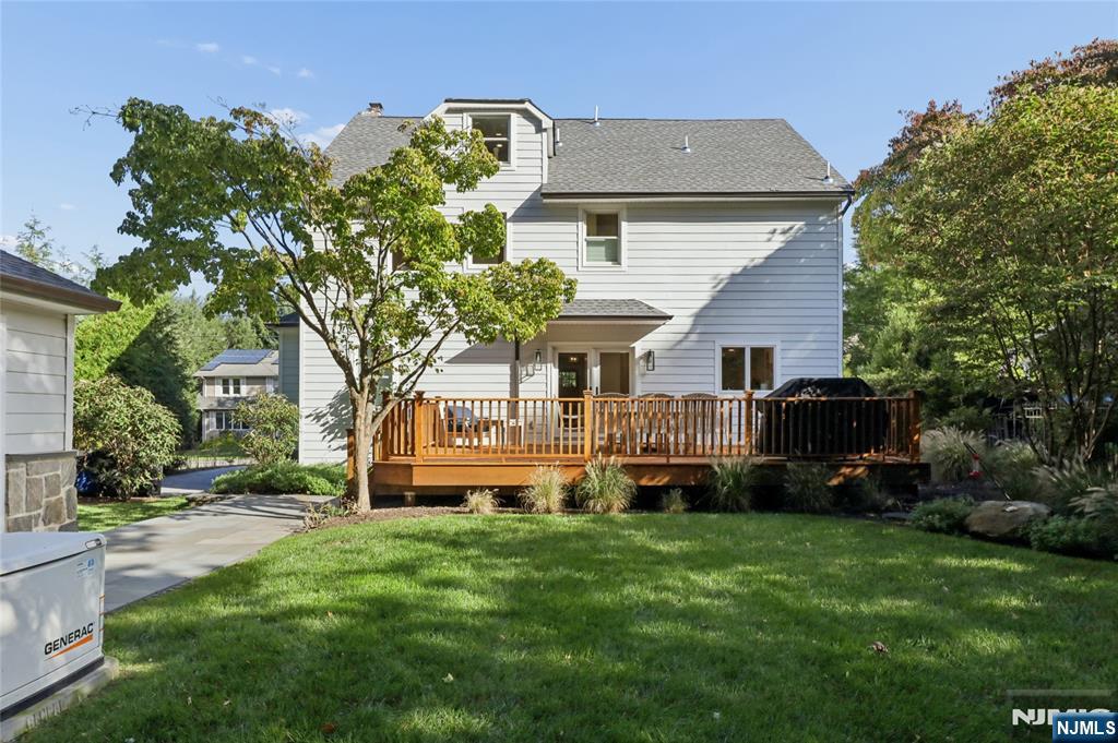 584 Sylvan Place - Photo 3