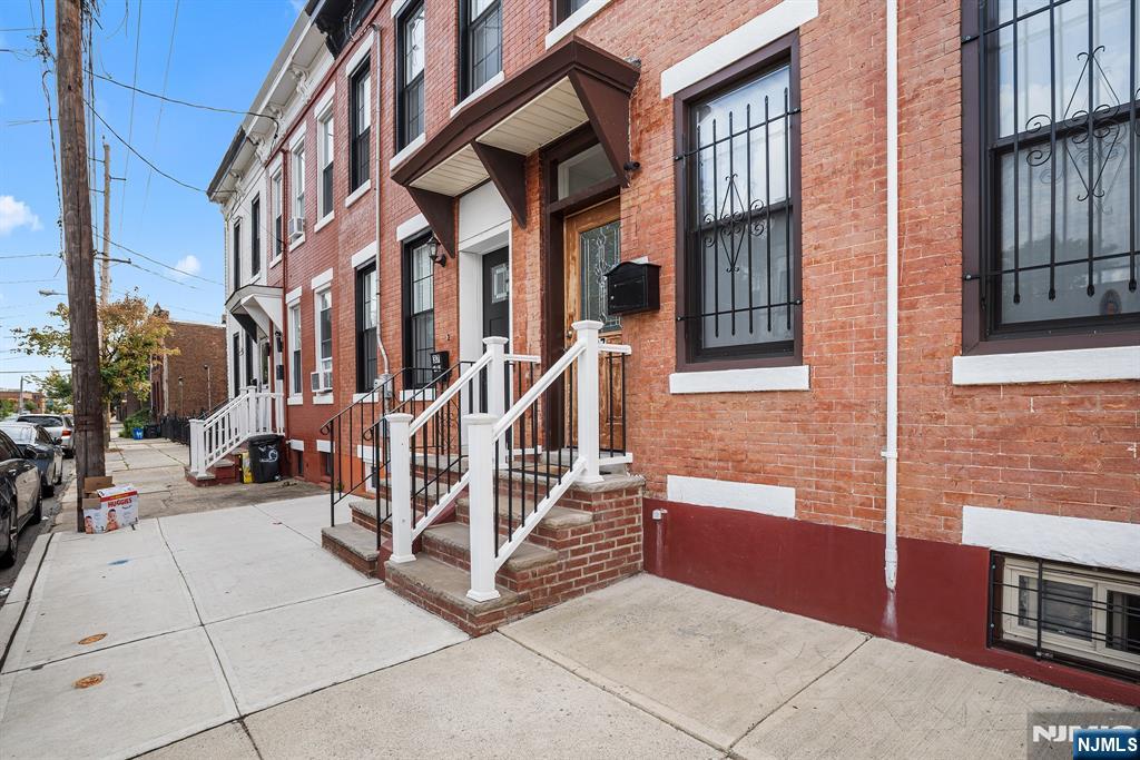 37 Emmet Street - Photo 2