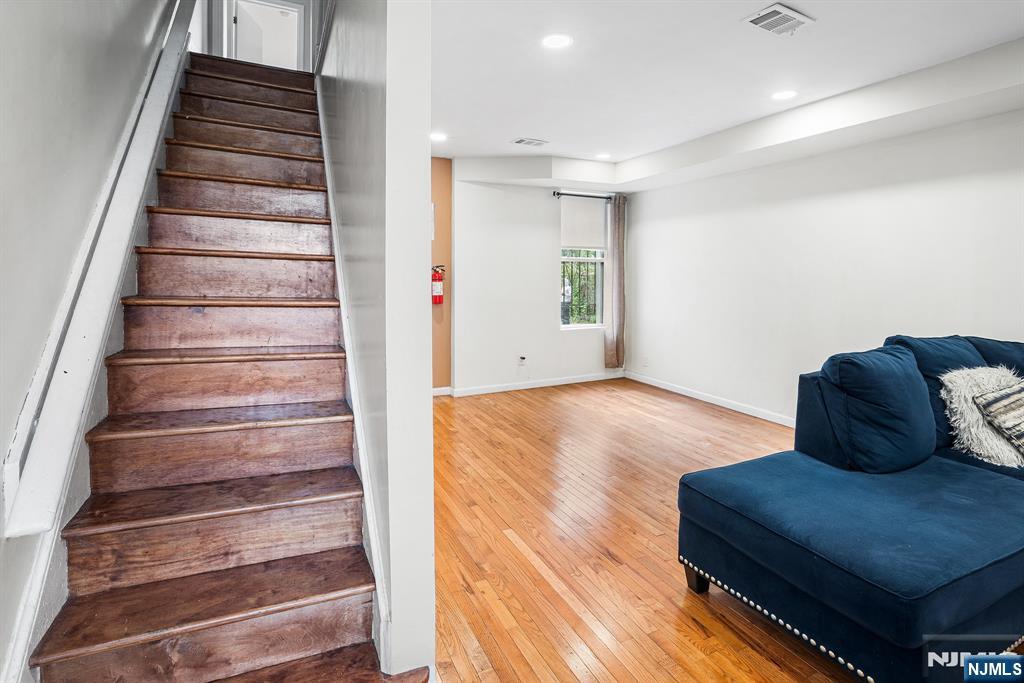 37 Emmet Street - Photo 4
