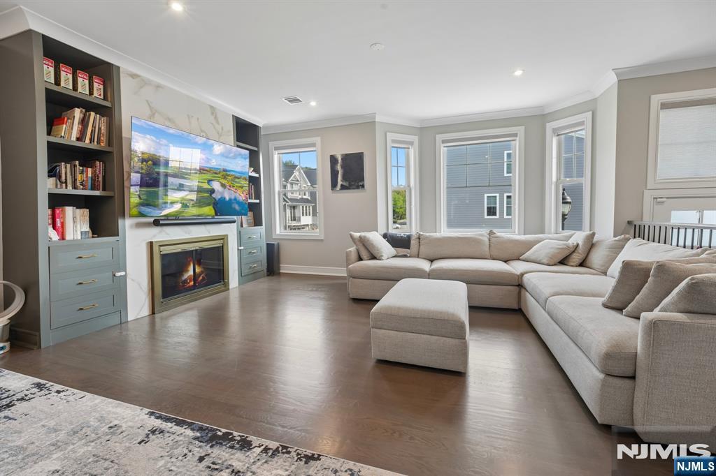 Photo 3 of Townhouse for sale at 23 Legion Dr #302, Cresskill, NJ 07626 | MLS# 26036096 | Listing updated on 2026-10-07