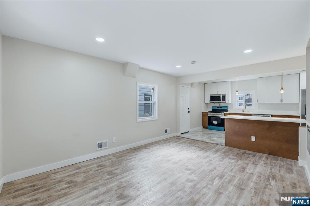 243 15th Street - Photo 3