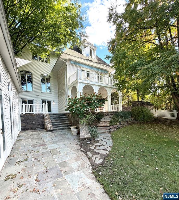 526 Knollwood Road - Photo 1