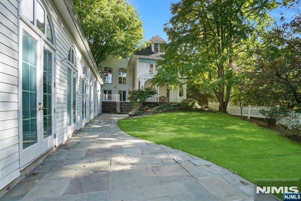 526 Knollwood Road, Ridgewood NJ — listing photo