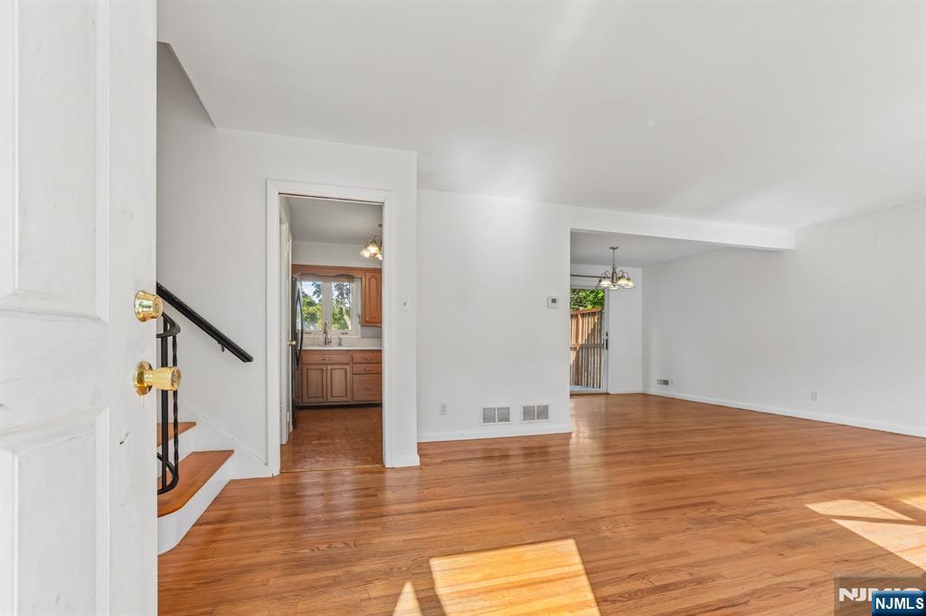 63 Susan Drive - Photo 3