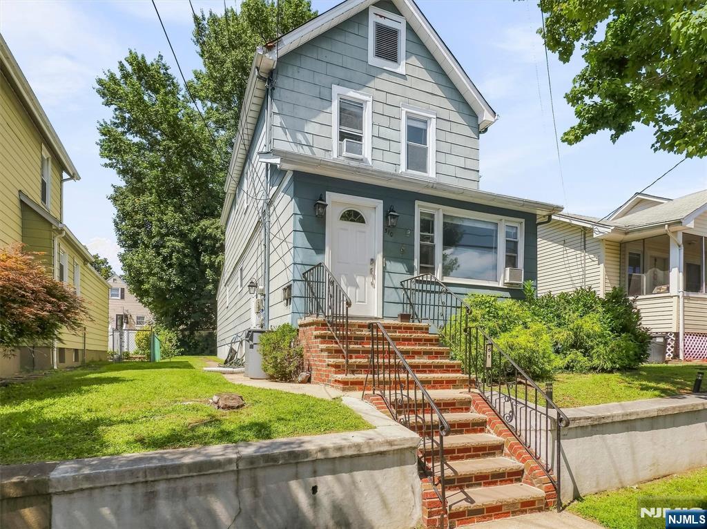 510 9th Street - Photo 1