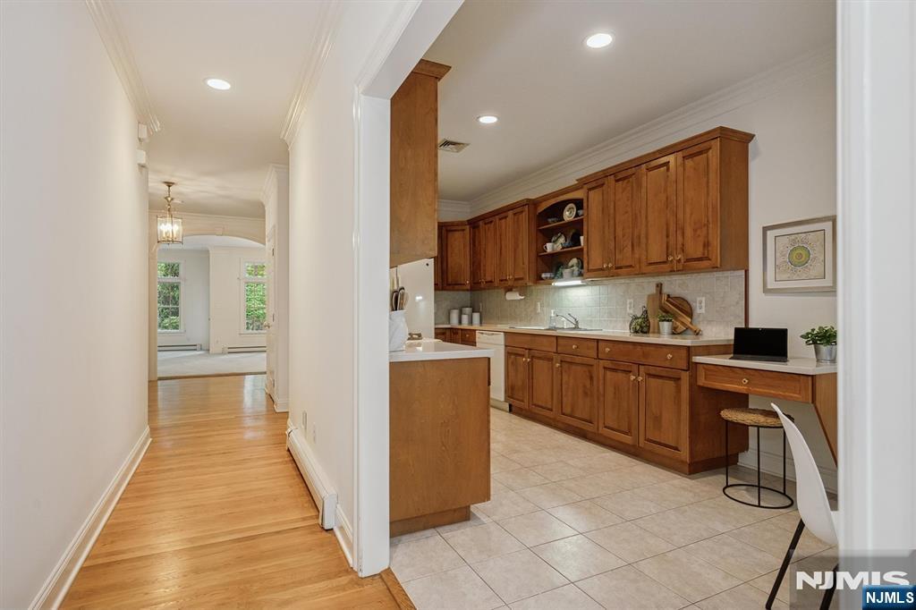 305 Huntington Court - Photo 5