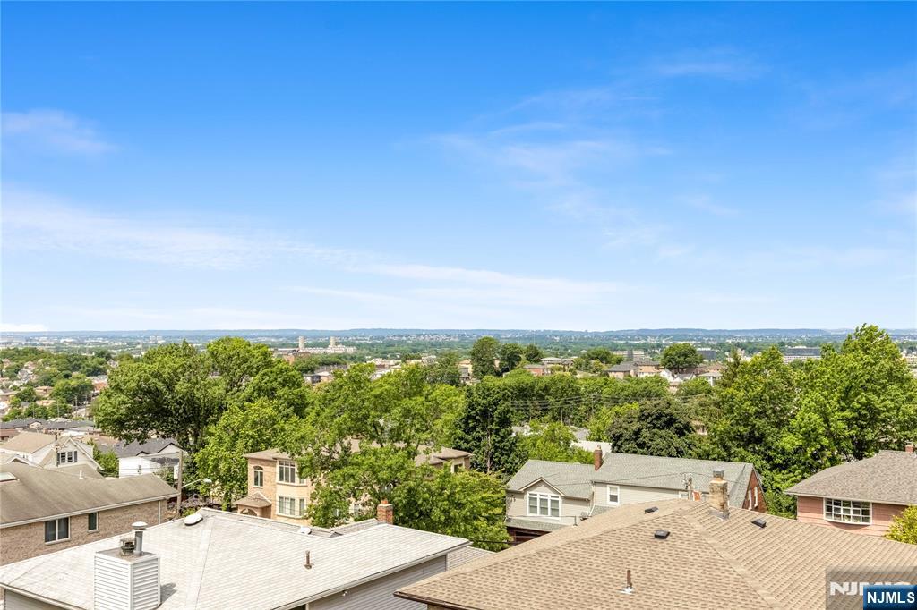 261 10th Street - Photo 3
