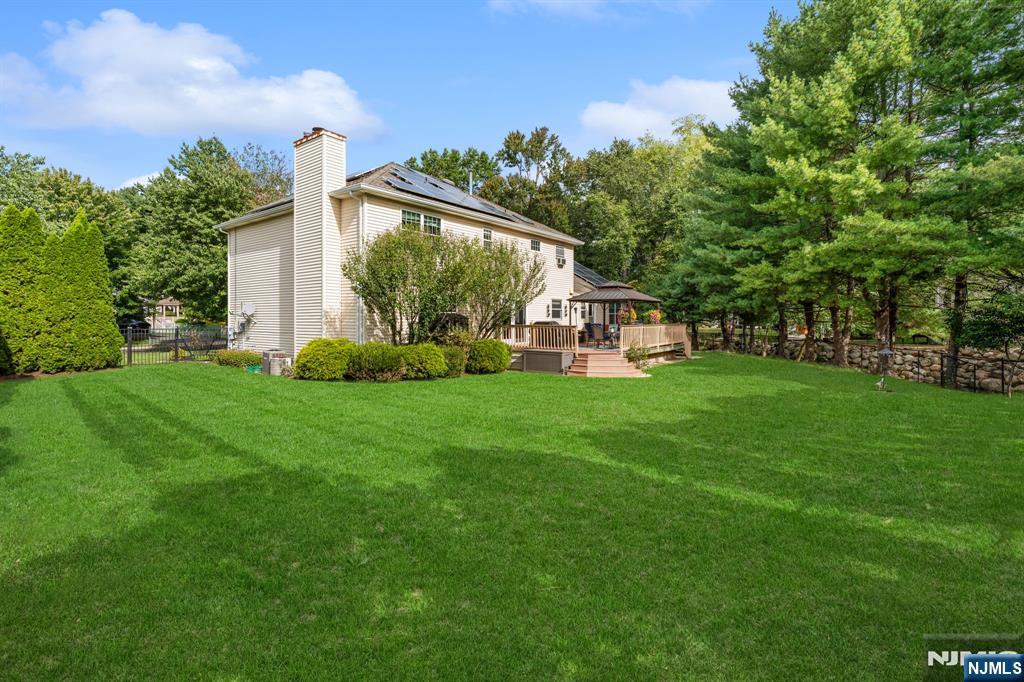 96 Carol Place - Photo 2