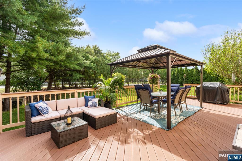 96 Carol Place - Photo 4