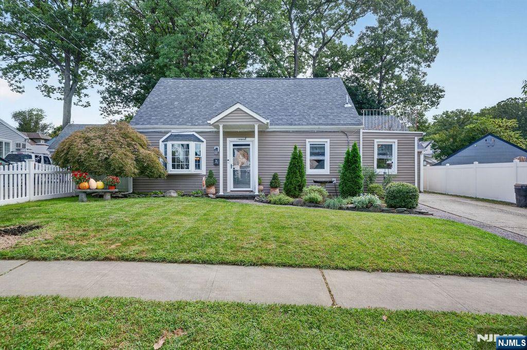 7 Henry Avenue - Photo 1