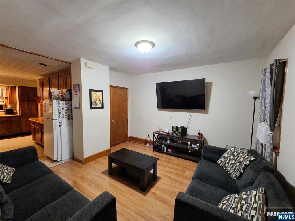 435 Washington Street 2nd floor - Photo 2
