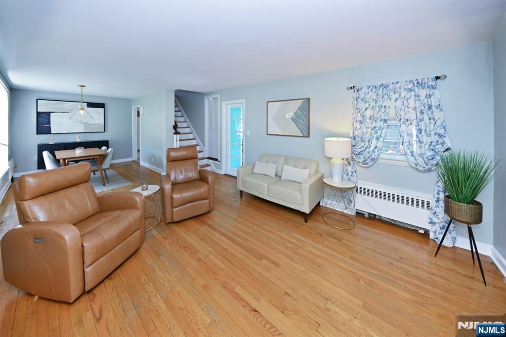 137 E Magnolia Avenue - Photo 3