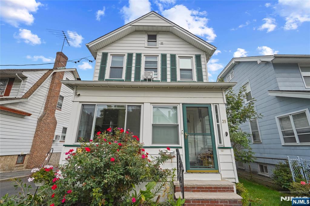 Photo 3 of Single family home for sale at 35 Clinton St, Bloomfield, NJ 07003 | MLS# 26036177 | Listing updated on 2026-10-06