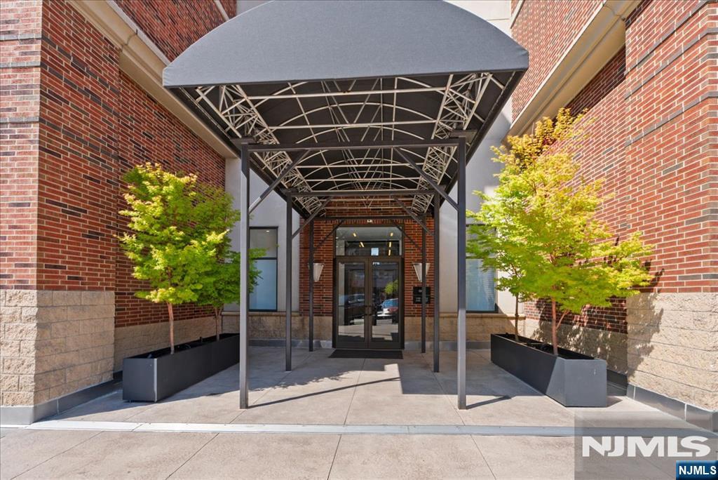 Photo 2 of Condo for sale at 1104 City Pl, Edgewater, NJ 07020 | MLS# 26036188 | Listing updated on 2026-10-08