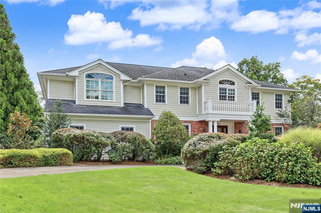359 Lakeview Drive - Photo 1