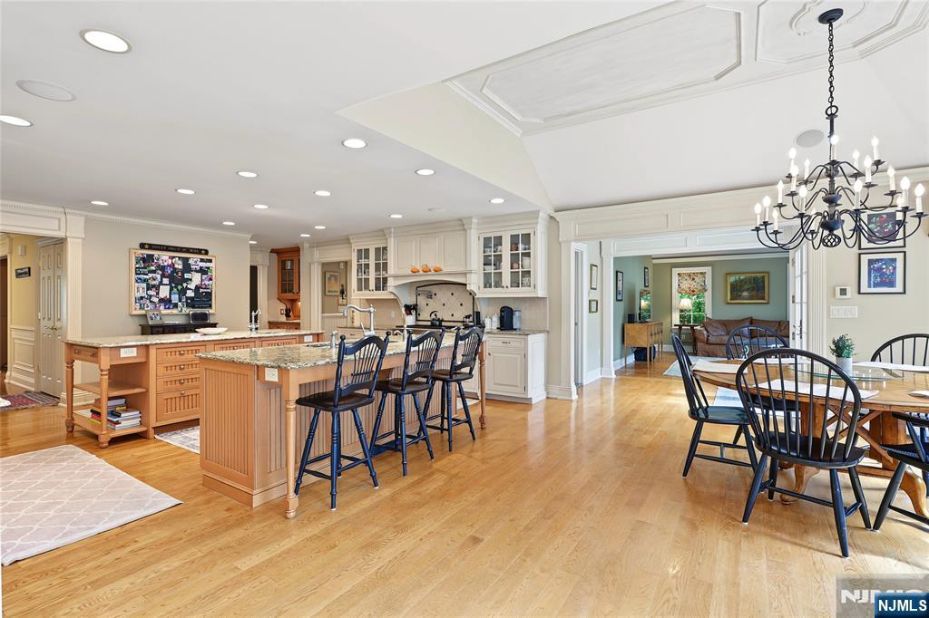359 Lakeview Drive — photo 12