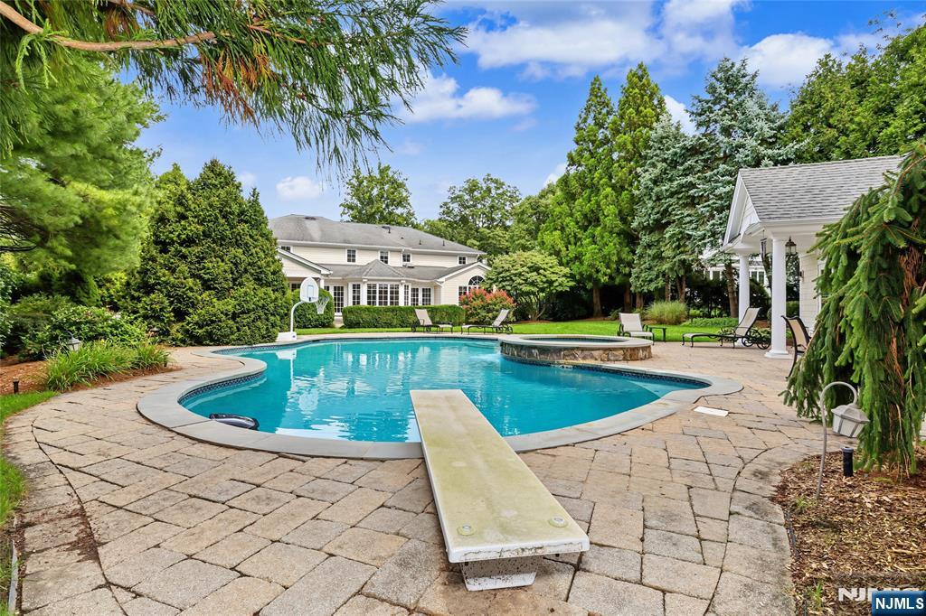 359 Lakeview Drive — photo 34