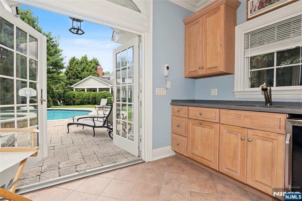 359 Lakeview Drive — photo 37