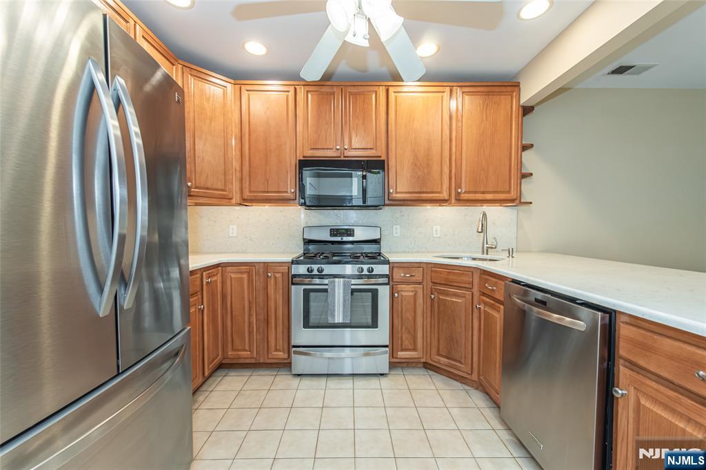 1115 Hamilton Drive - Photo 4