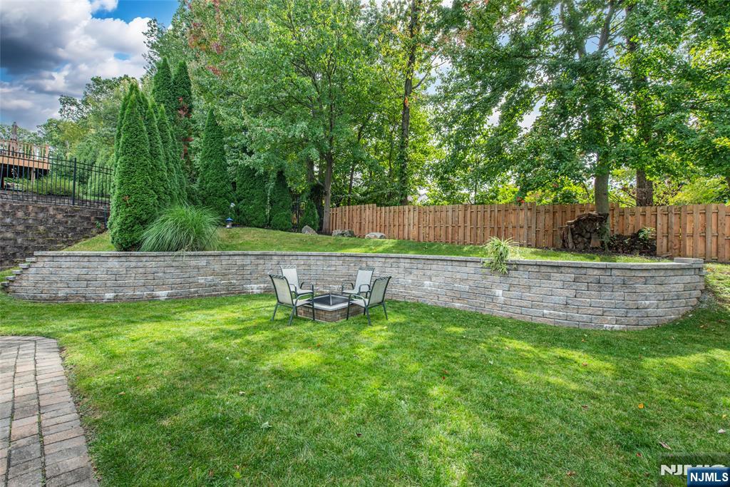 4 Hunter Drive