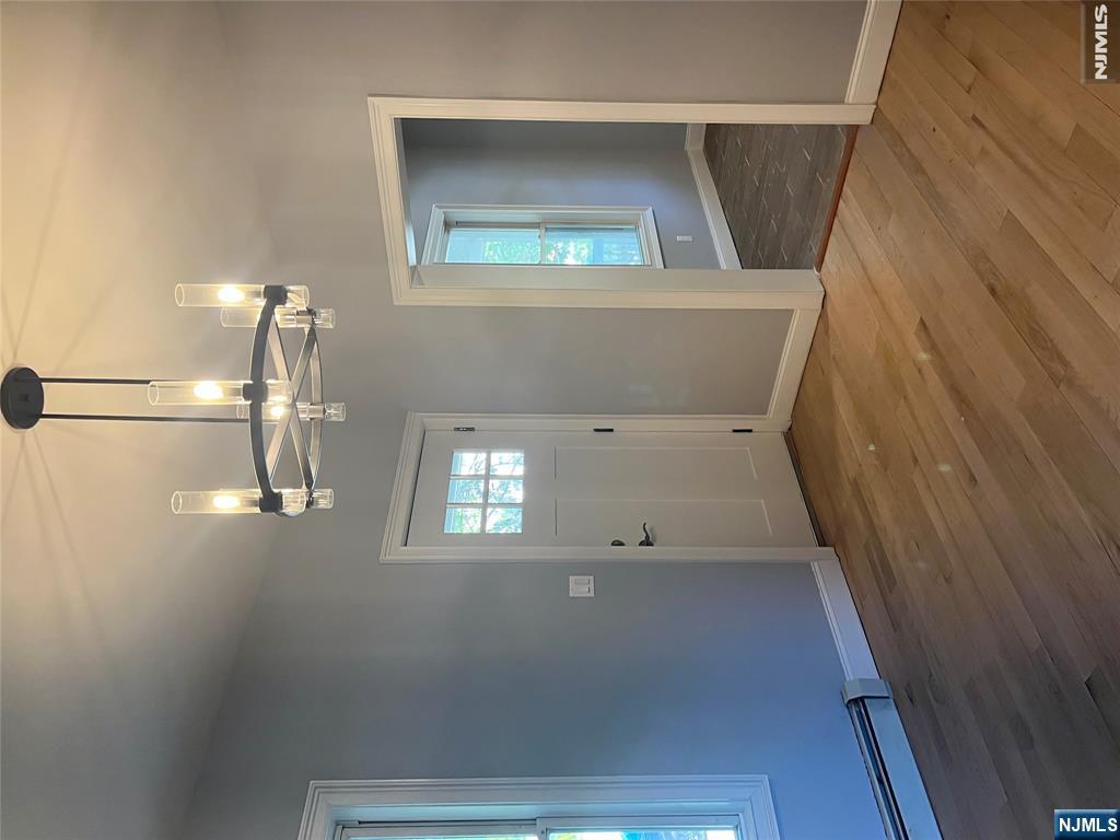 179 Paris Avenue - Photo 5
