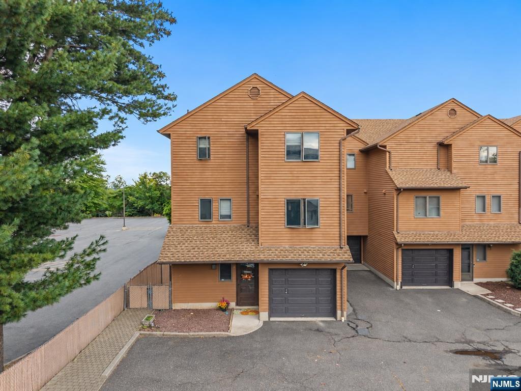 140 Allwood Road E - Photo 1